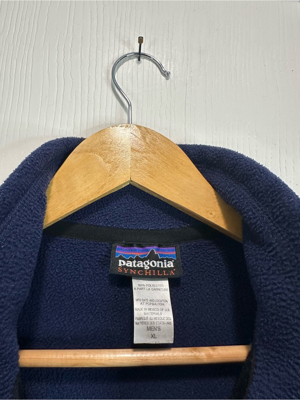 Patagonia Synchilla Men’s Navy Fleece Vest - Zip Front - Picture 4 of 9